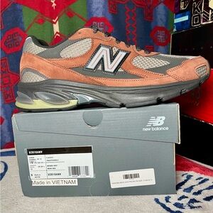 New Balance 2010 anniversary Men's Brown and Gray Sneakers